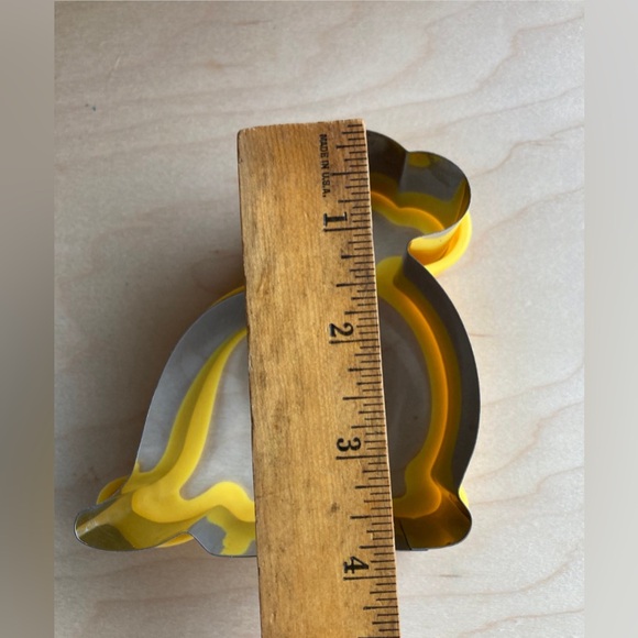 Dinosaur Sandwich Cutter and Sealer, Sandwich Cutter for Kids 2PC Decruster - Picture 4 of 6